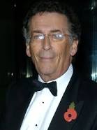 How tall is Robert Powell?